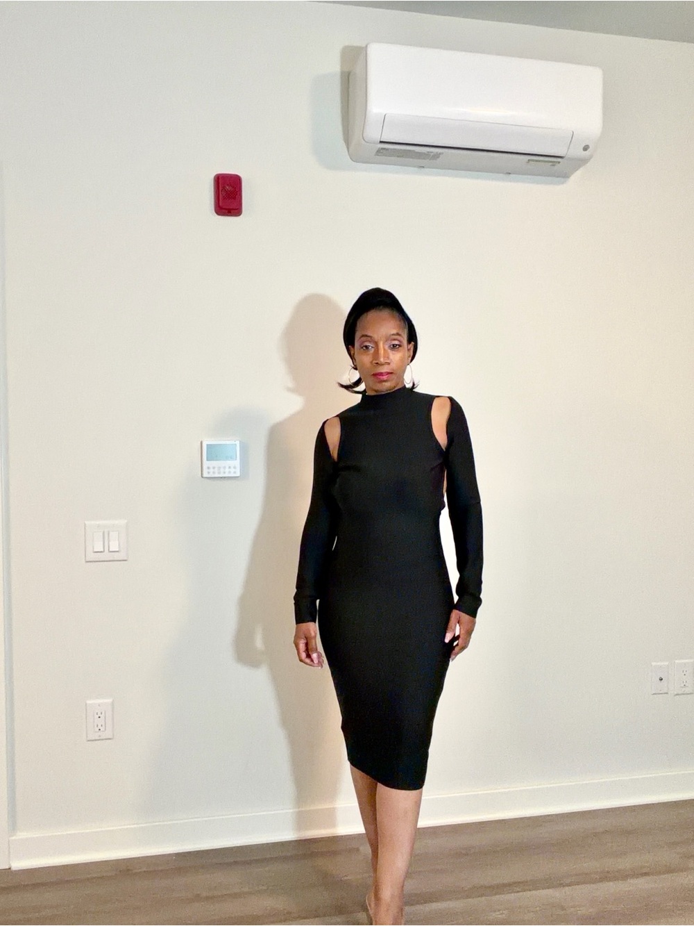 Black Cold-Shoulder Midi Bandage Dress - Women - Picture 3 of 4